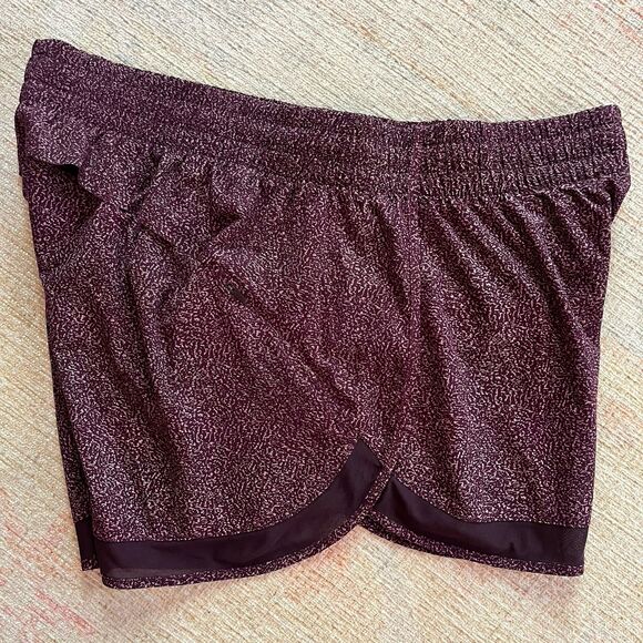 Athleta Purple Printed Mesh Racer Run 4" Lined Midrise Shorts Size Large EUC - Picture 1 of 8